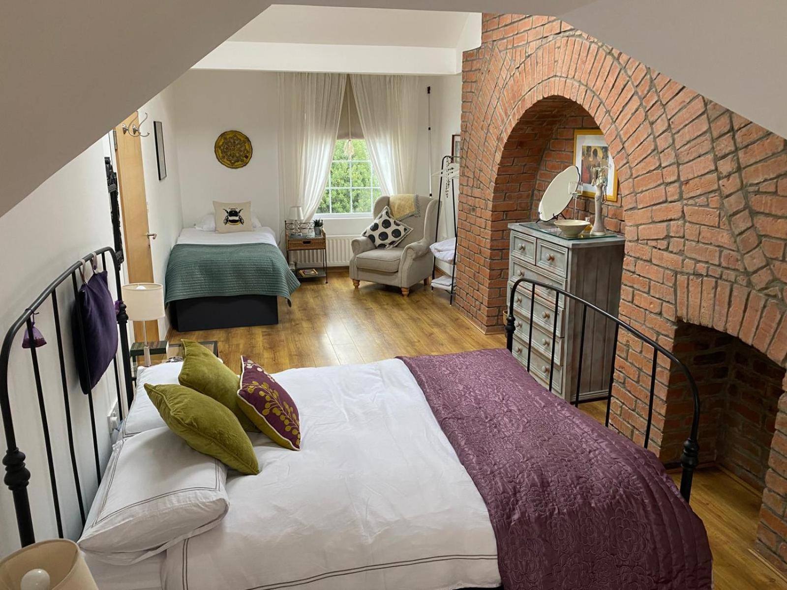 True Colours Apartment In Central Location 뱅거 외부 사진