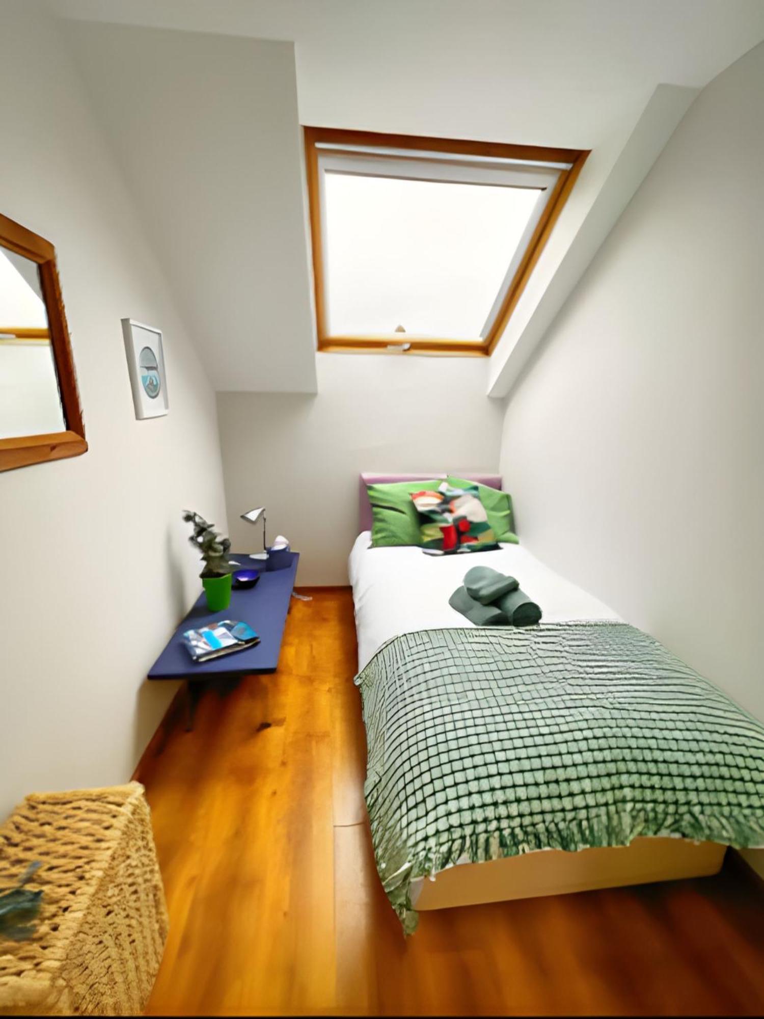 True Colours Apartment In Central Location 뱅거 외부 사진