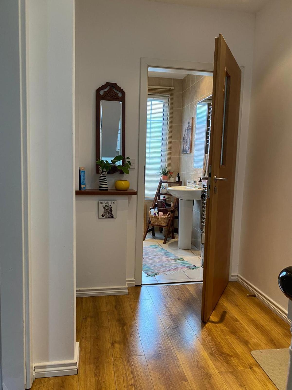 True Colours Apartment In Central Location 뱅거 외부 사진