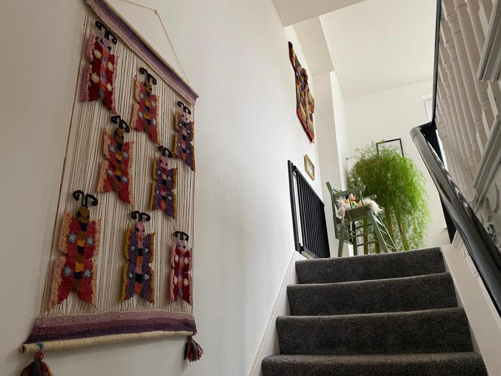 True Colours Apartment In Central Location 뱅거 외부 사진
